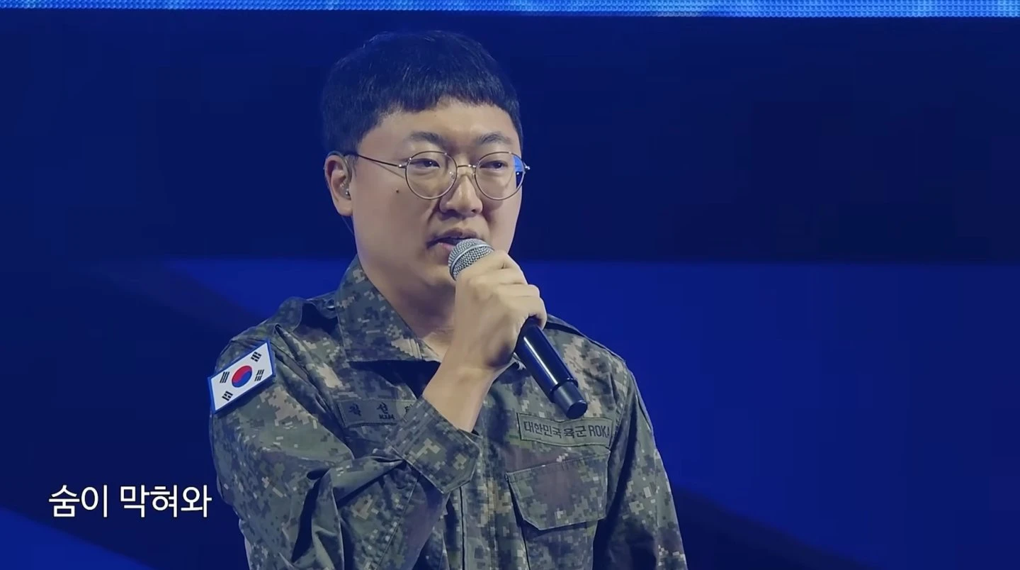 ??? : 오늘부로 가수 활동을 마무리 하고자 합니다