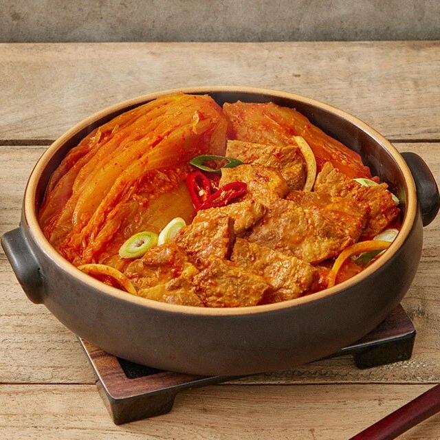 요즘 따라 제육이 너무 달아서 먹기 힘들다.jpg