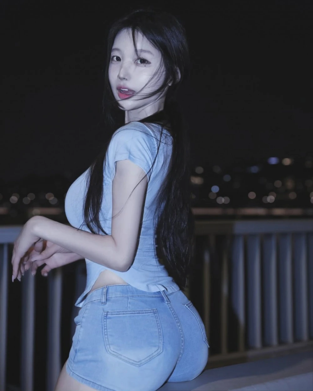 말랐는데 몸매 볼륨감이 ㄷㄷ