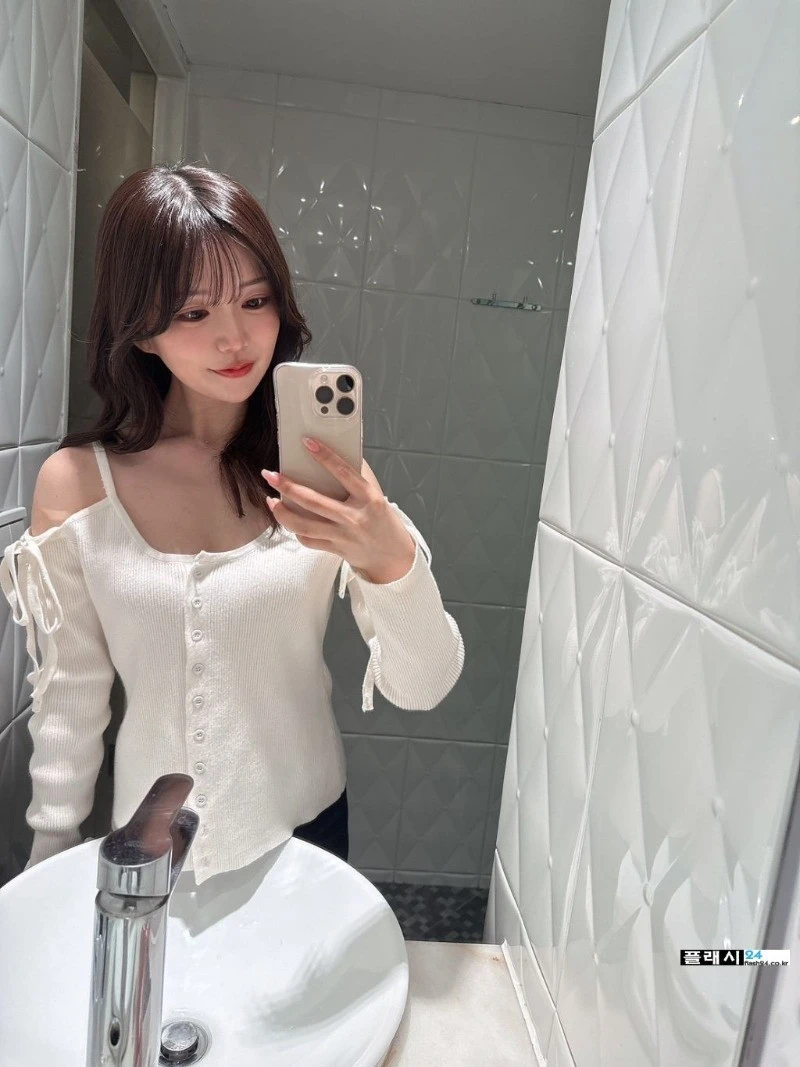 미모가 출중한 아나운서 출신 배우 와카 나츠키