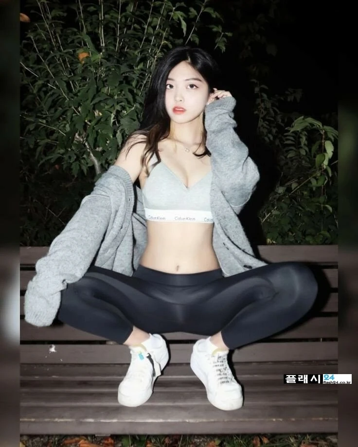 광택 레깅스 누나의 아찔함