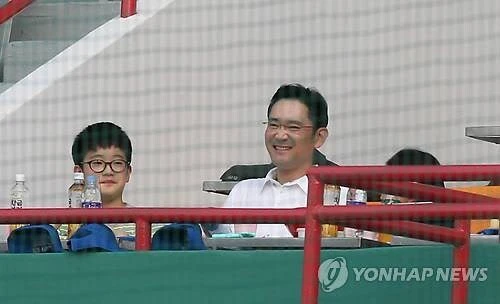 오늘자 이재용 아들 군 입대 현장_3.jpg