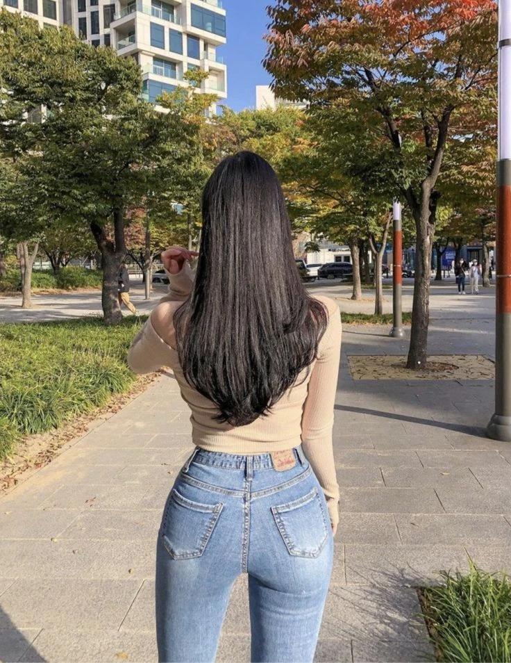 난 스키니진 입은 여자만 보면 미쳐버리겠더라....