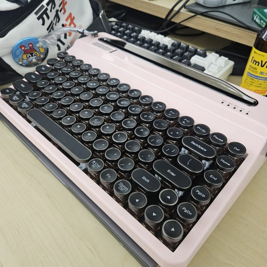 구구법구...키보드제조사은(는) 이 쪽을(를) 보는 것이다...