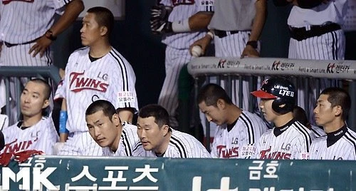 어느 야구팀 선수 전원이 삭발한 이유