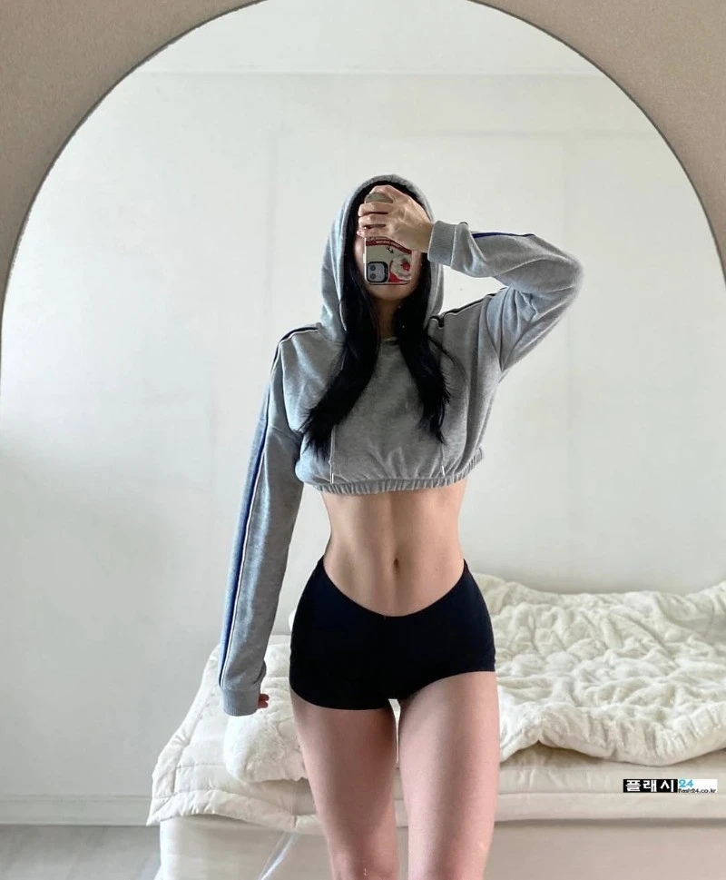 여동생 집에만 있지말고 좀 나가