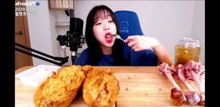 쯔양이 먹다가 남긴 음식._2.jpg