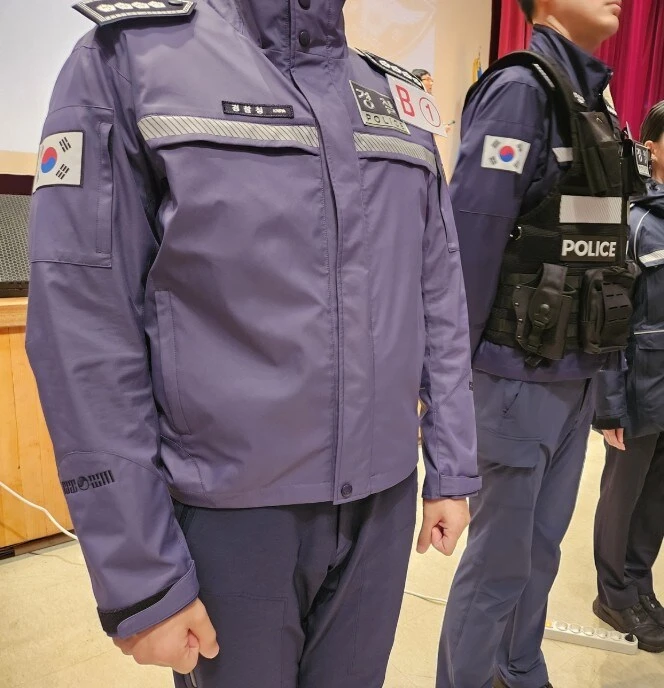 새로운 경찰 근무복 기사.jpg